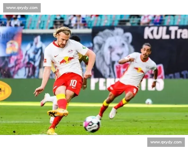 萨瓦雷斯vs道格拉斯巅峰对决全面解析胜负关键赛前战术与历史交锋看点